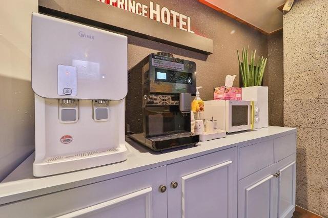 Daegu Daemyeong-Dong New Prince Hotel Екстериор снимка