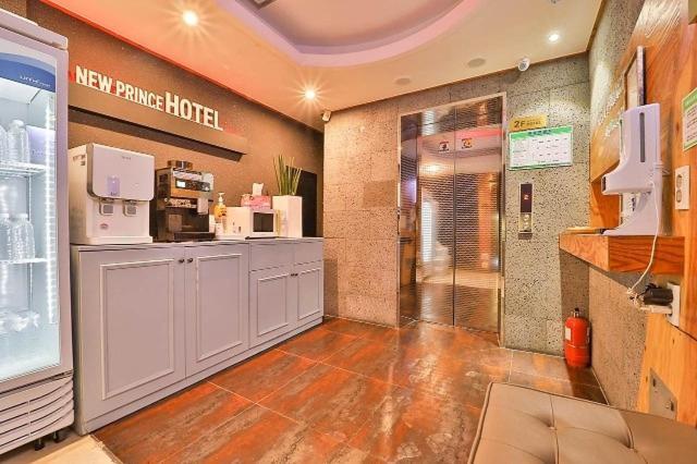Daegu Daemyeong-Dong New Prince Hotel Екстериор снимка